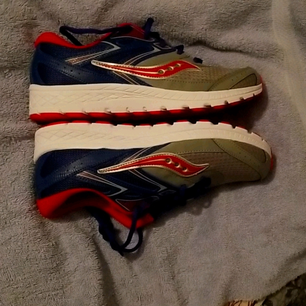 Boys Sneakers size 7M